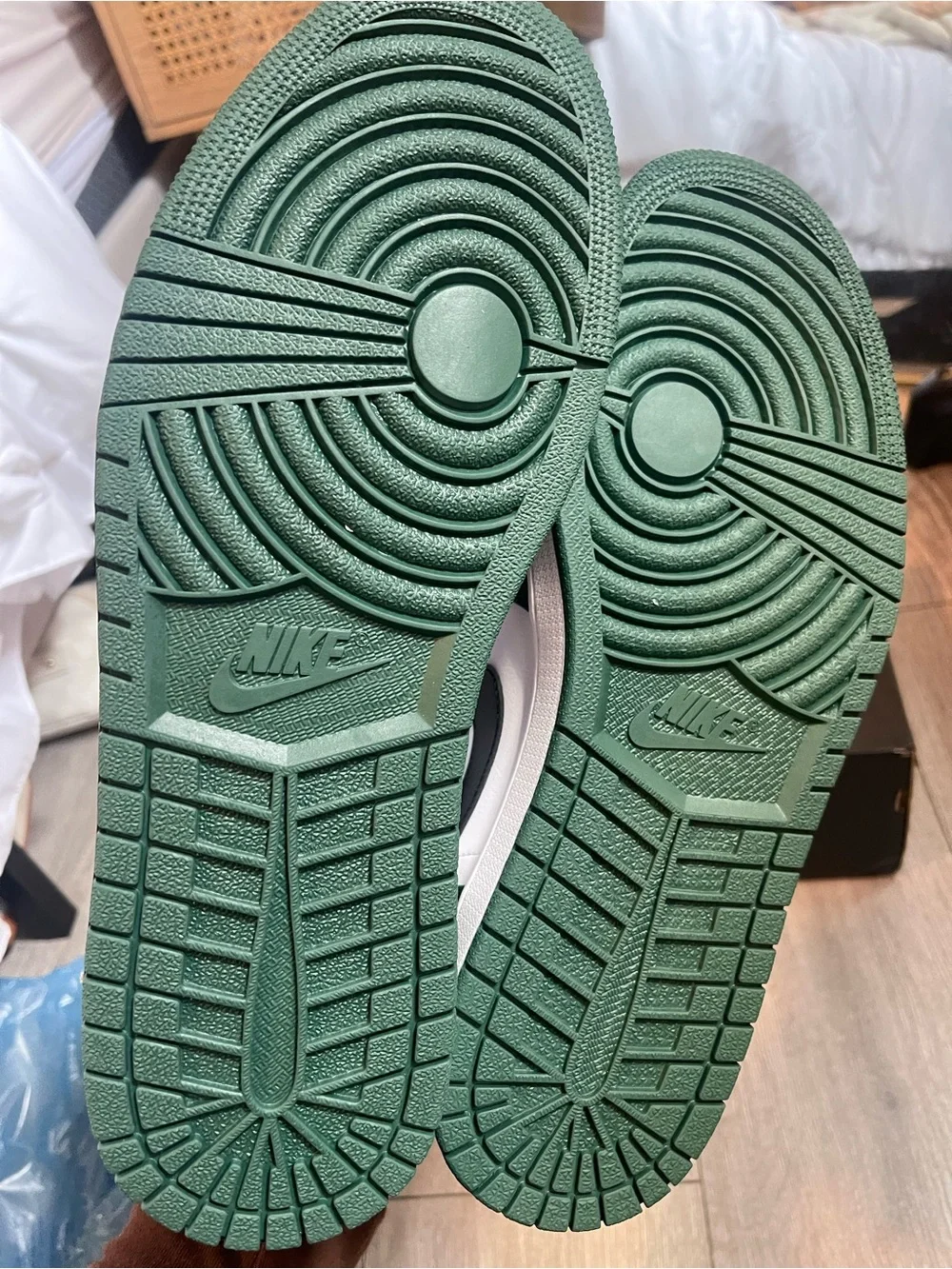 NWT Air Jordan 1 Low Noble Green